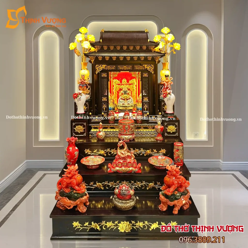 Bộ Ban Thờ Thần Tài Gỗ Long Não + Sứ Đỏ Nổi Vẽ Vàng 24K