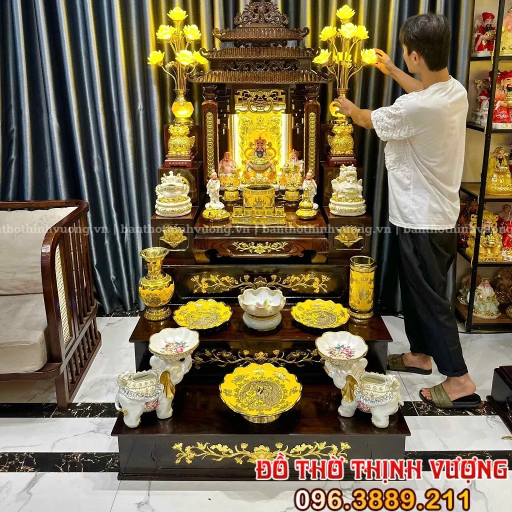 Trọn Bộ Ban Thần Tài 3 Mái Xoan + Kệ 3 Tầng Sứ Kim sa