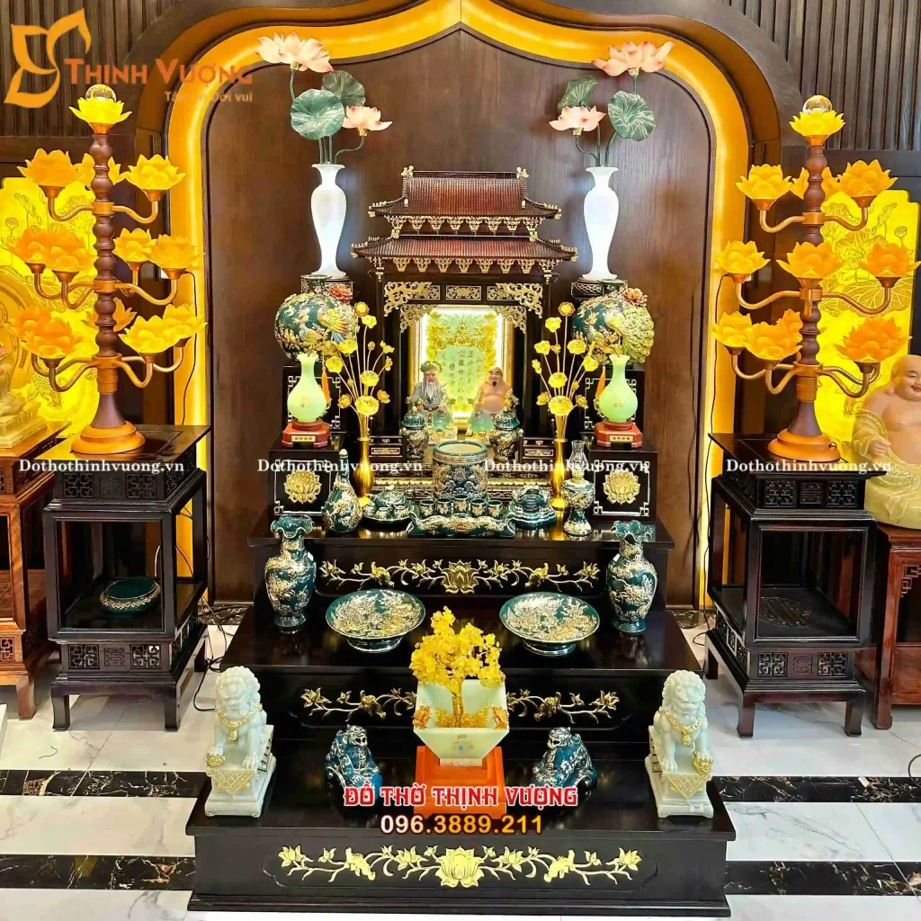 Bộ Ban Thờ Thần Tài Gỗ Long Não + Sứ Xanh Lục Bảo Vẽ Vàng